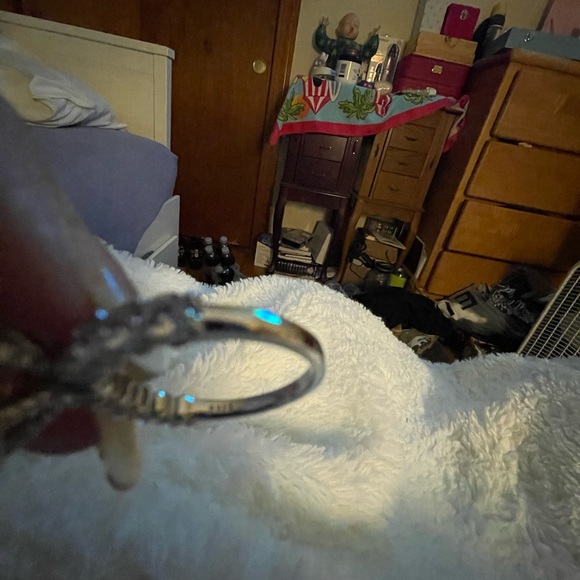 Moissanite - Picture 10 of 12